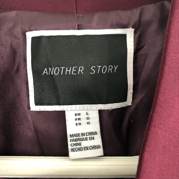 Burgundy Women’s Blazer - Picture 3 of 6